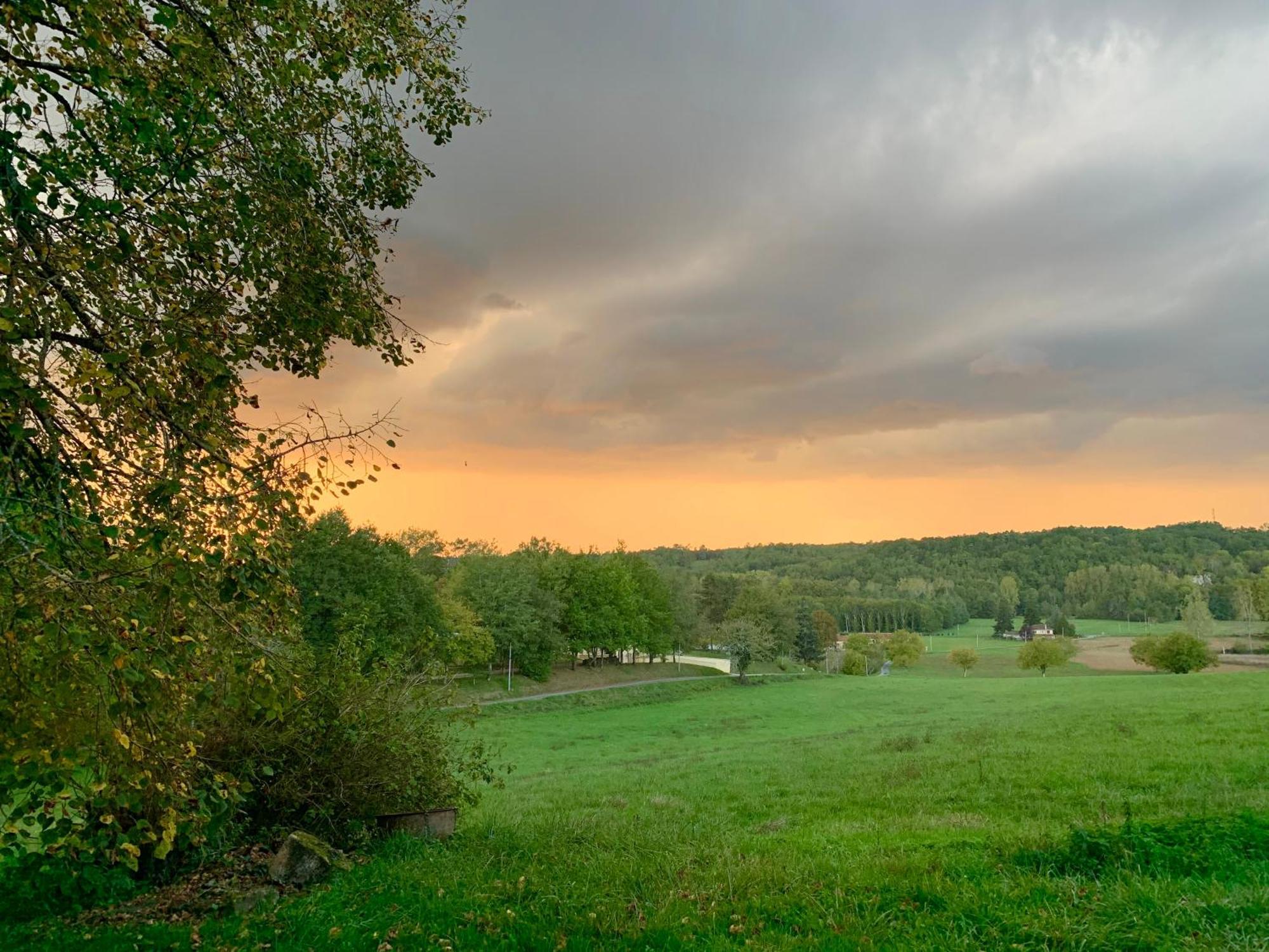 Ferme Gite Le Coeur Des Petits Chenes Saint-Pierre-de-Côle Εξωτερικό φωτογραφία